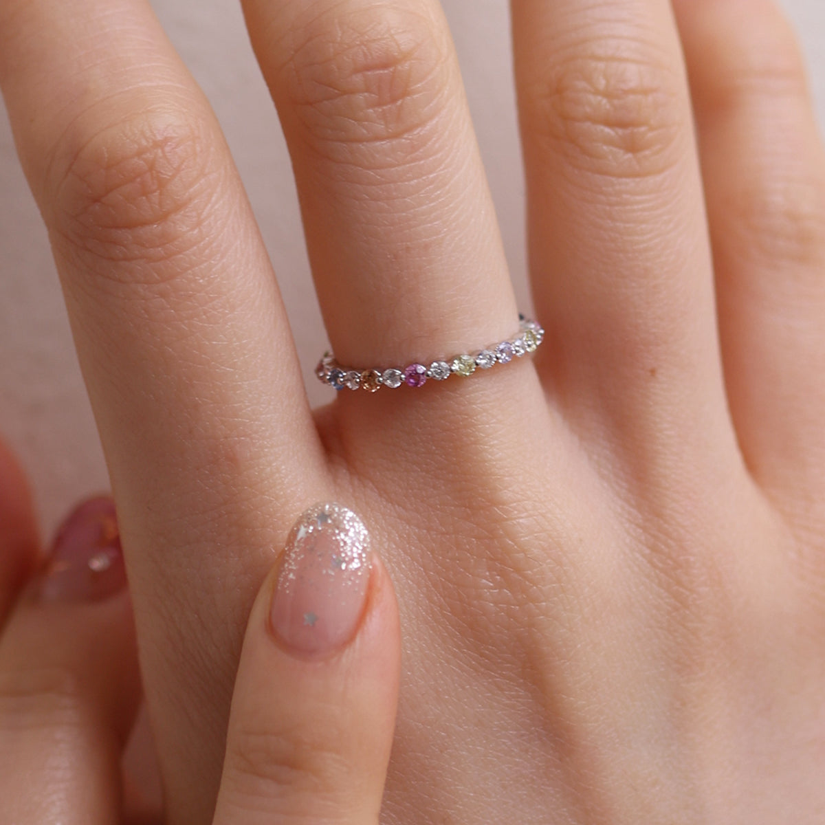Colourful band ring
